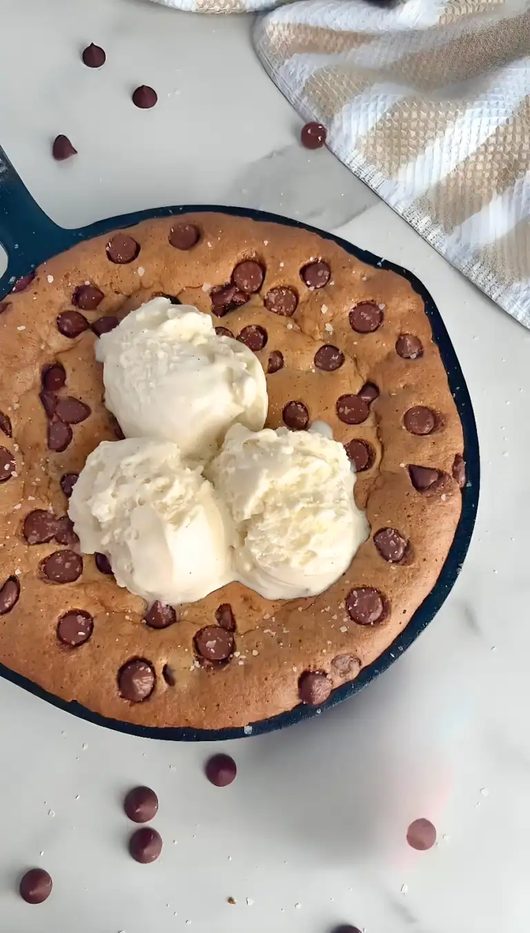 Easy Gooey Cookie Skillet