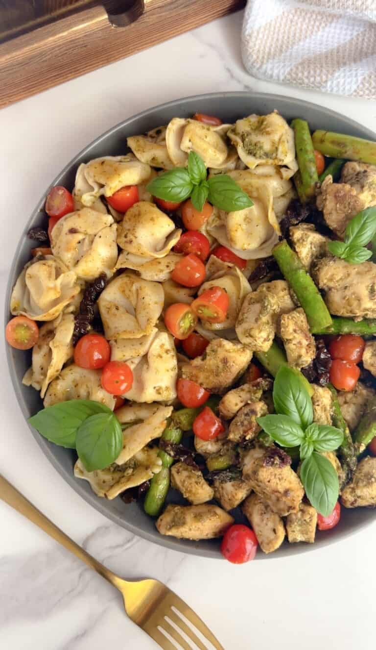 Pesto Chicken & Tomato Tortellini