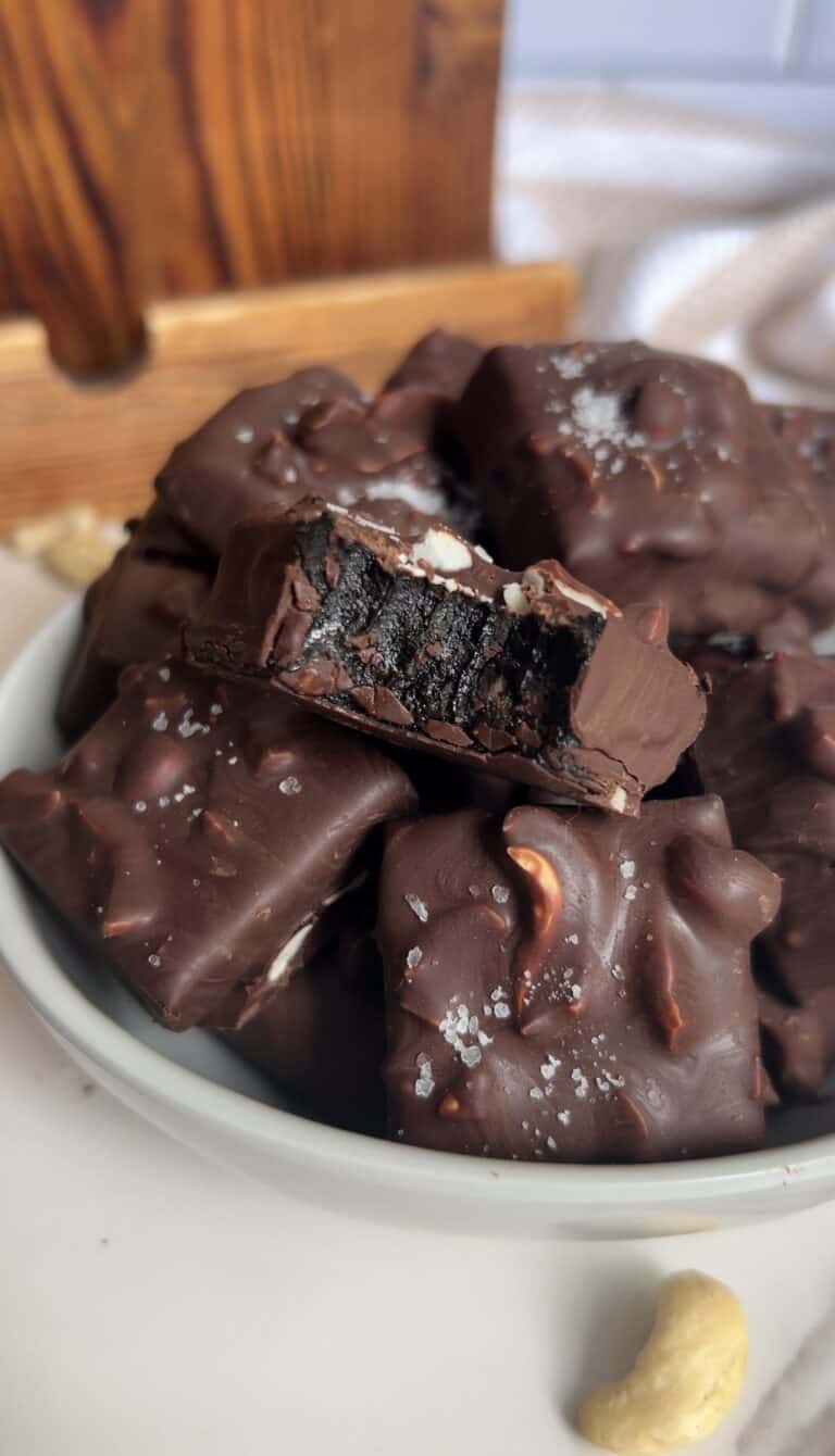 No‑Bake Dark Chocolate Cashew Brownie Bites (Gluten‑Free, Dairy‑Free, Refined Sugar‑Free)