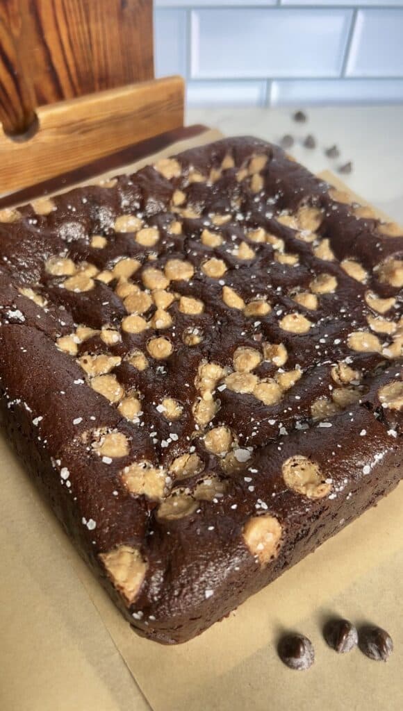 Chocolate brownies with caramel and caramel chips, gluten-free and dairy-free.